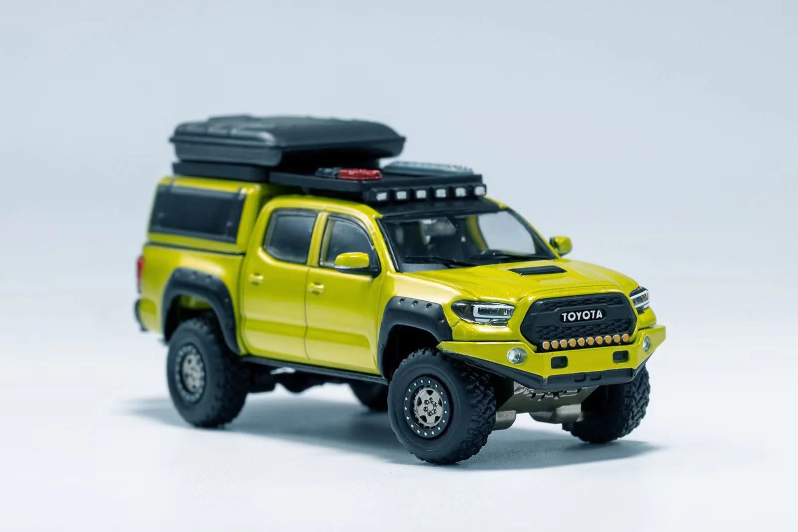 PREORDER GCD 1/64 Toyota Tacoma Overland in Green – YDG Hobbies